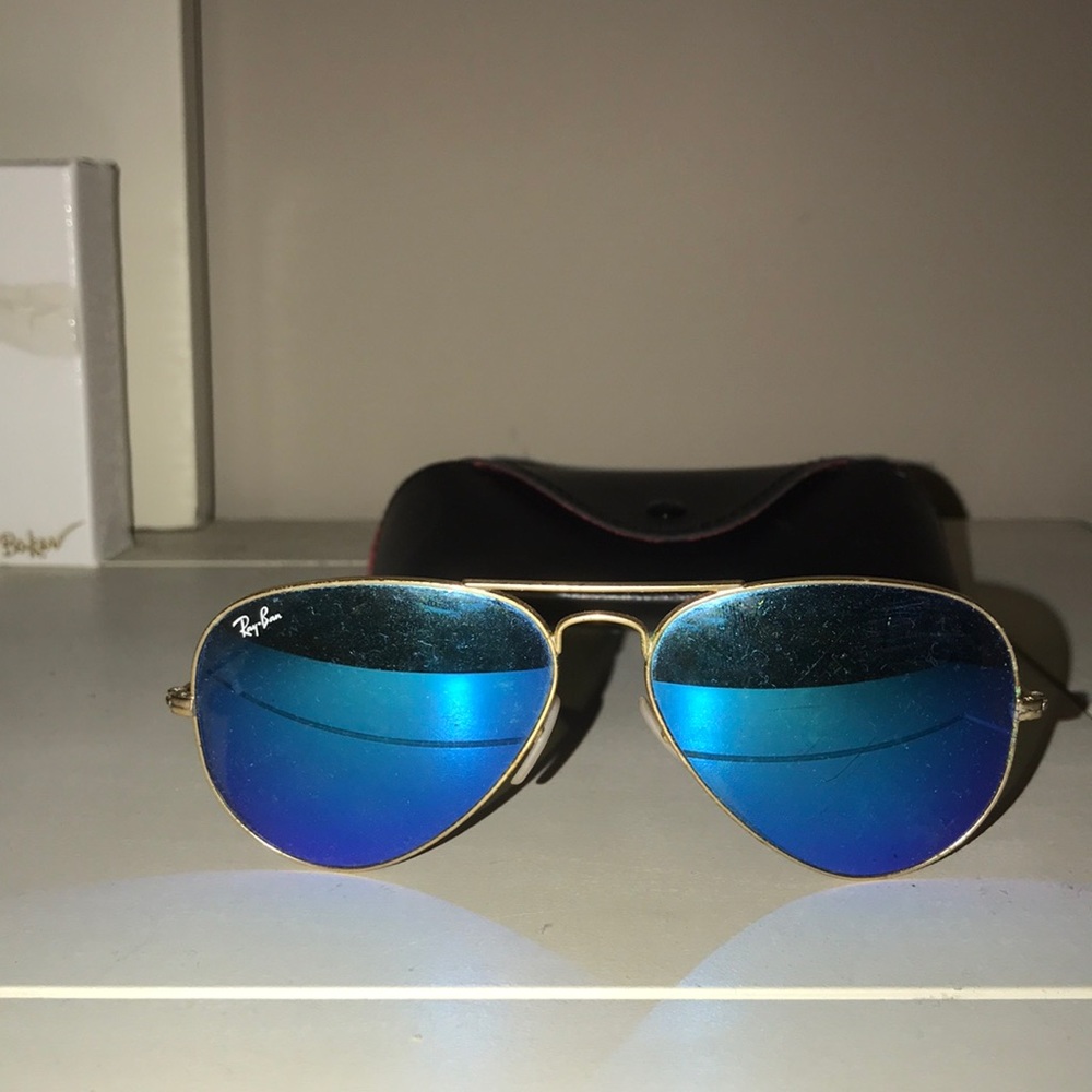 Blue Mirrored Ray Ban Aviators